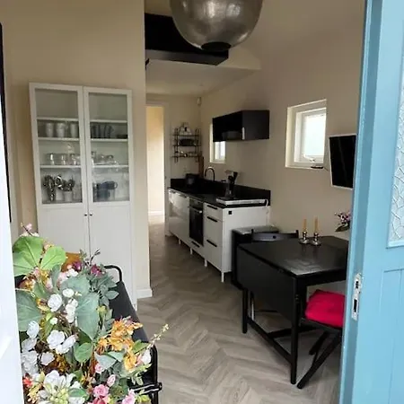 Renovated & Private Tinyhouse Den Haag Short Stay Appartment Exterior photo