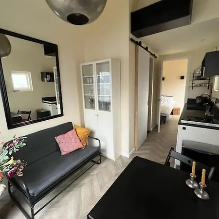 Renovated & Private Tinyhouse Den Haag Short Stay Appartment Exterior photo
