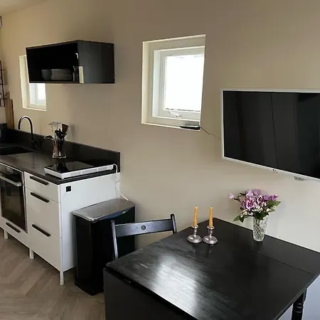 Renovated & Private Tinyhouse Den Haag Short Stay Appartment Exterior photo