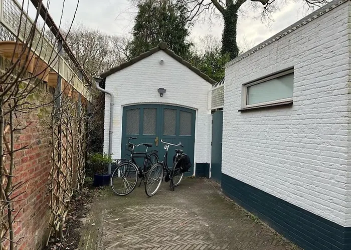 Renovated & Private Tinyhouse Den Haag Short Stay Appartment