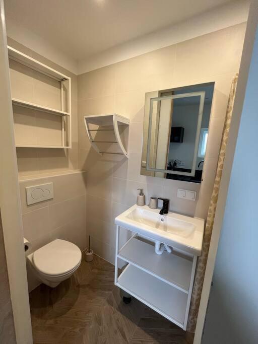 Renovated & Private Tinyhouse Short